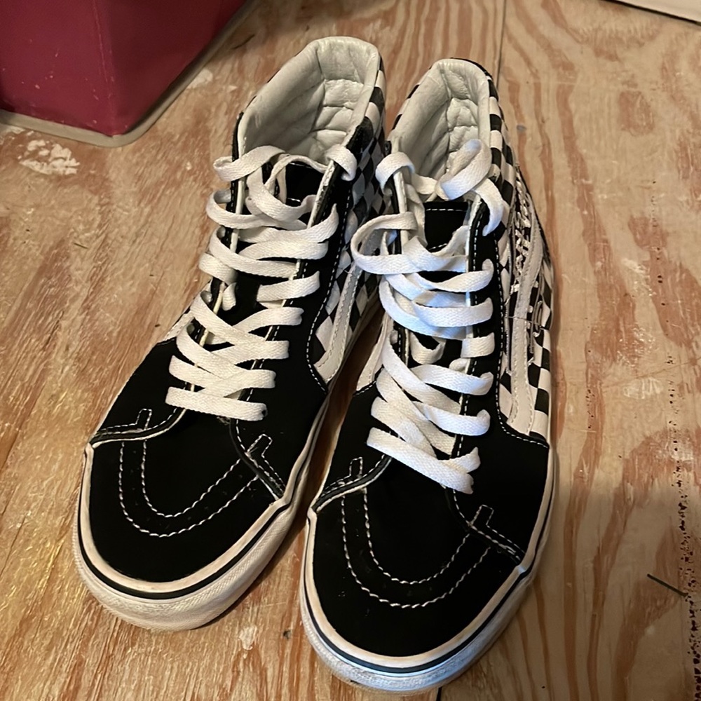 High top original vans w/ logo and checkered